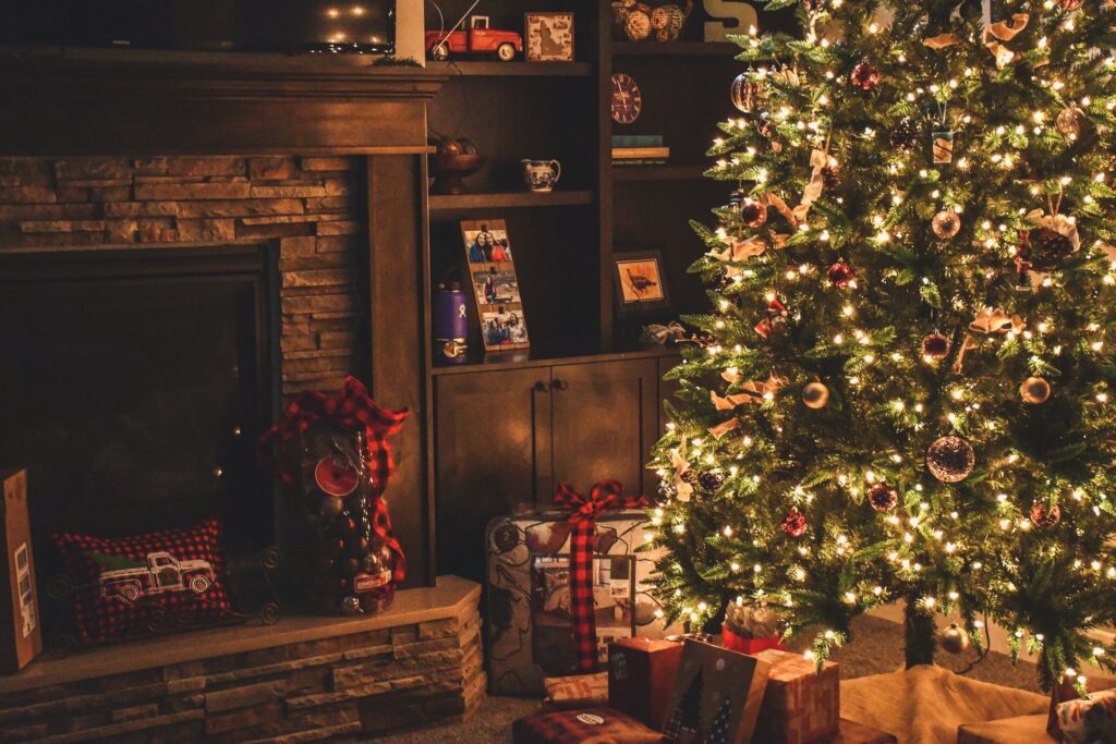 Juletræ og pejs